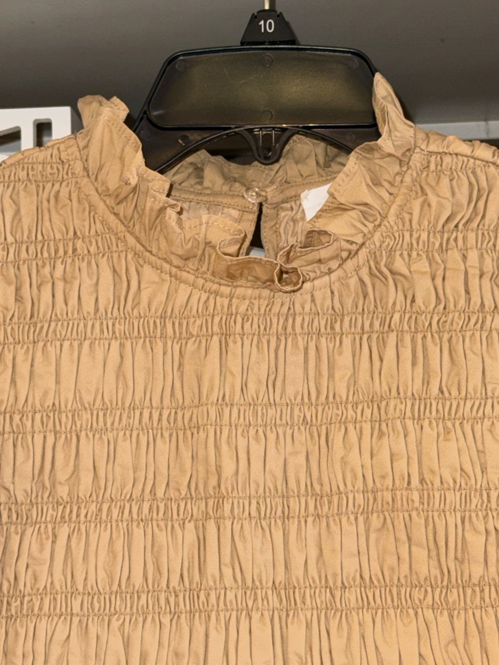 Hyacinth House Tuckernuck Xs tan smocked high neck Nadine blouse - Picture 5 of 6